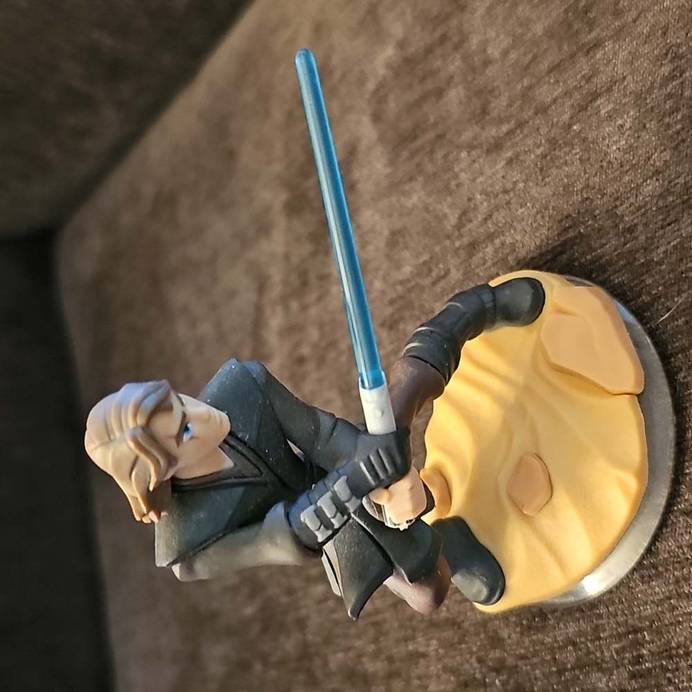 Disney Star Wars Infinity 3.0 Anakin Action Figure with Lightsaber 🥰😍